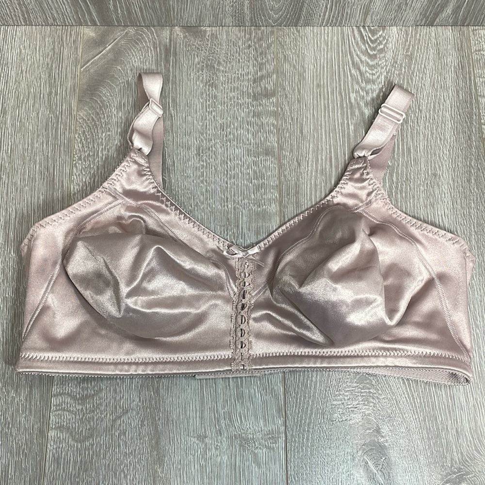 NWOT Bali 3820 Double Support Wire Free Full Coverage Bra 42D